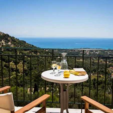 فيلة Natasha Ratzaklíon