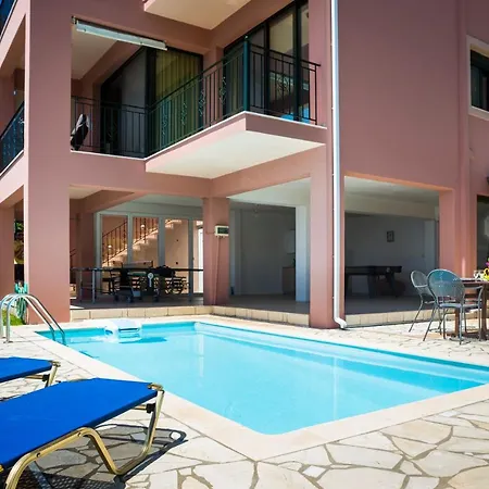 Natasha فيلة Ratzaklíon