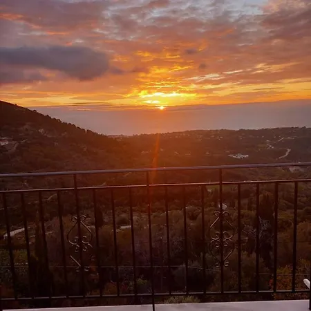 Natasha Villa Ratzaklion